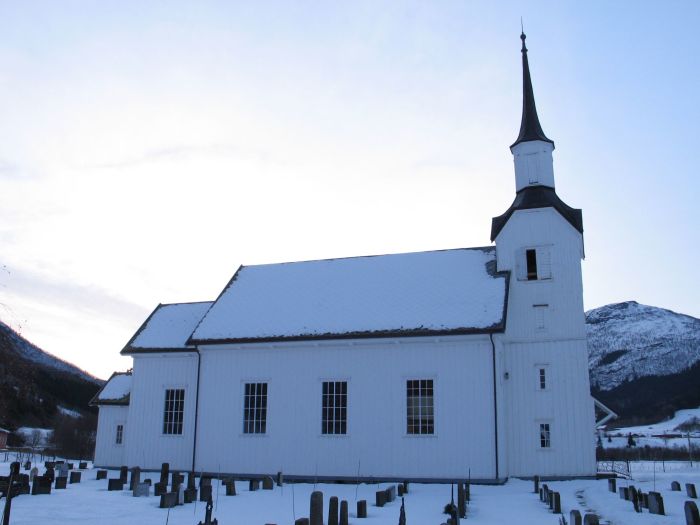 Vistdal kyrkje. Foto.