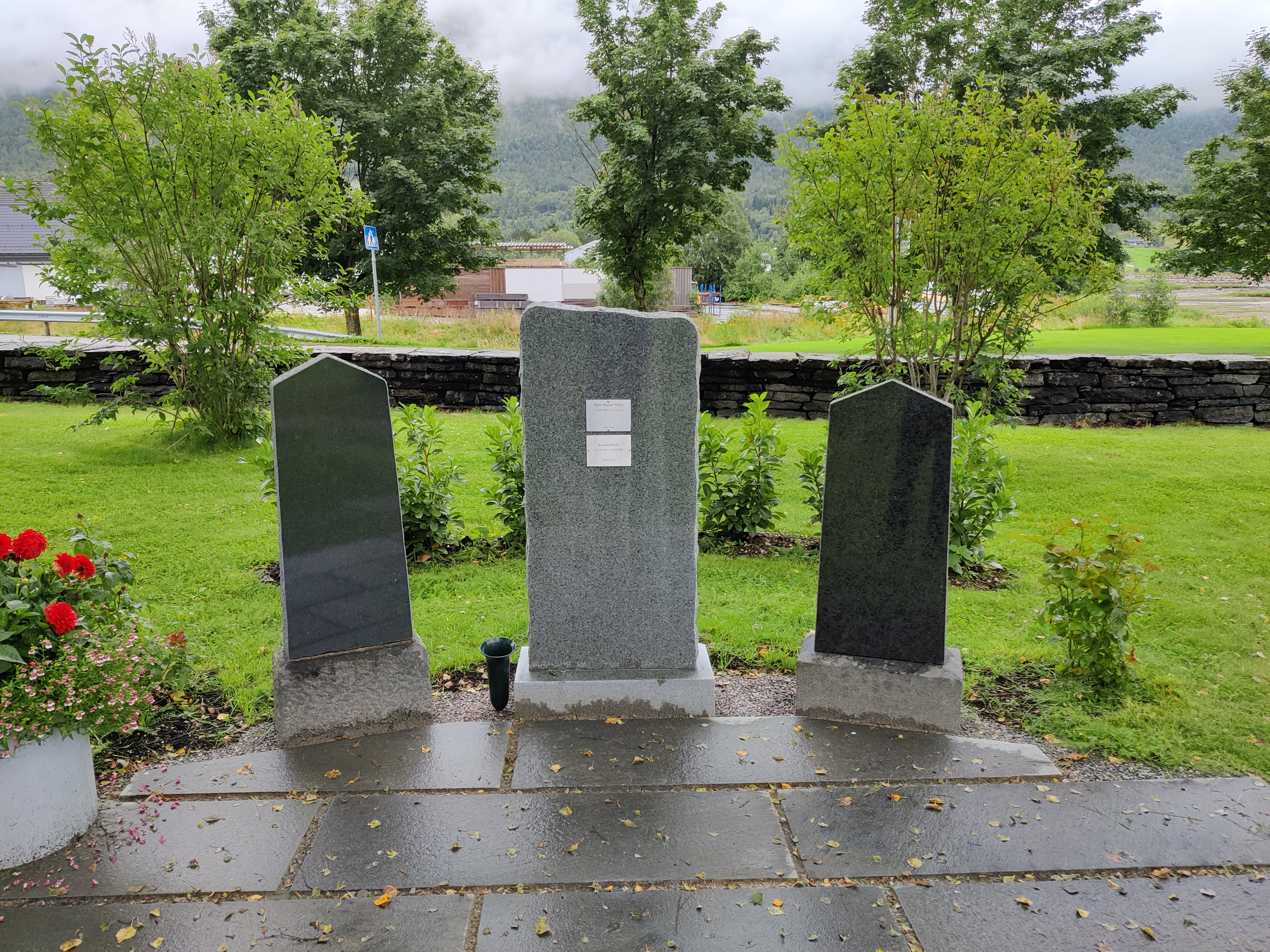 Navnet minnelunde Eidsvåg kirkegård